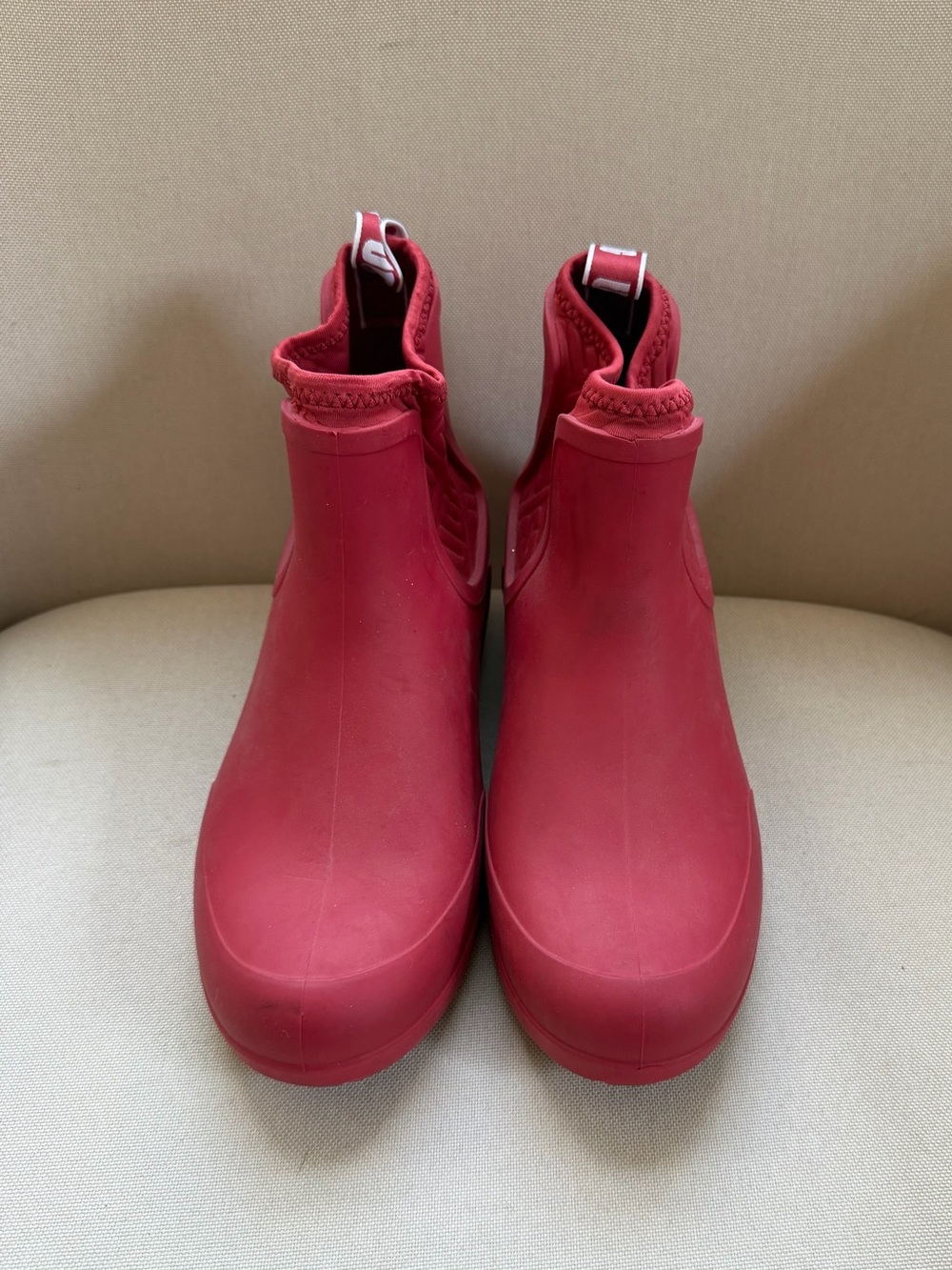 UGG Chevonne Ribbon Red Chelsea Rain Boots Waterproof Colorful Logo Women’s 7